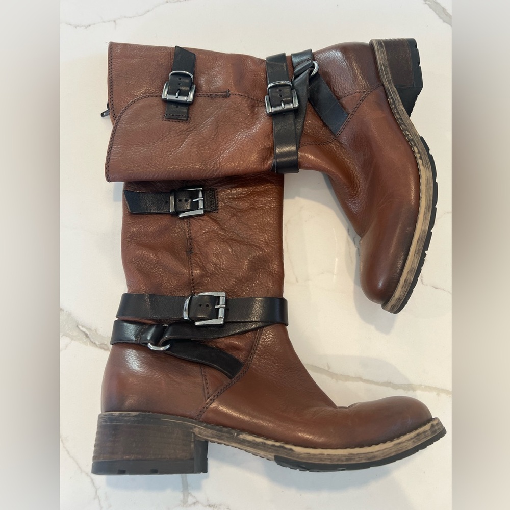 Clark’s Boots - Picture 3 of 6